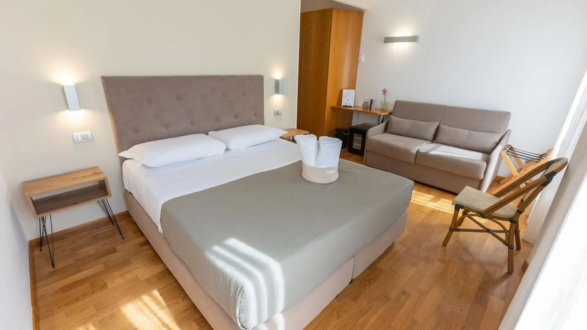 Lungomare Suite & Spa Naples Couette-café