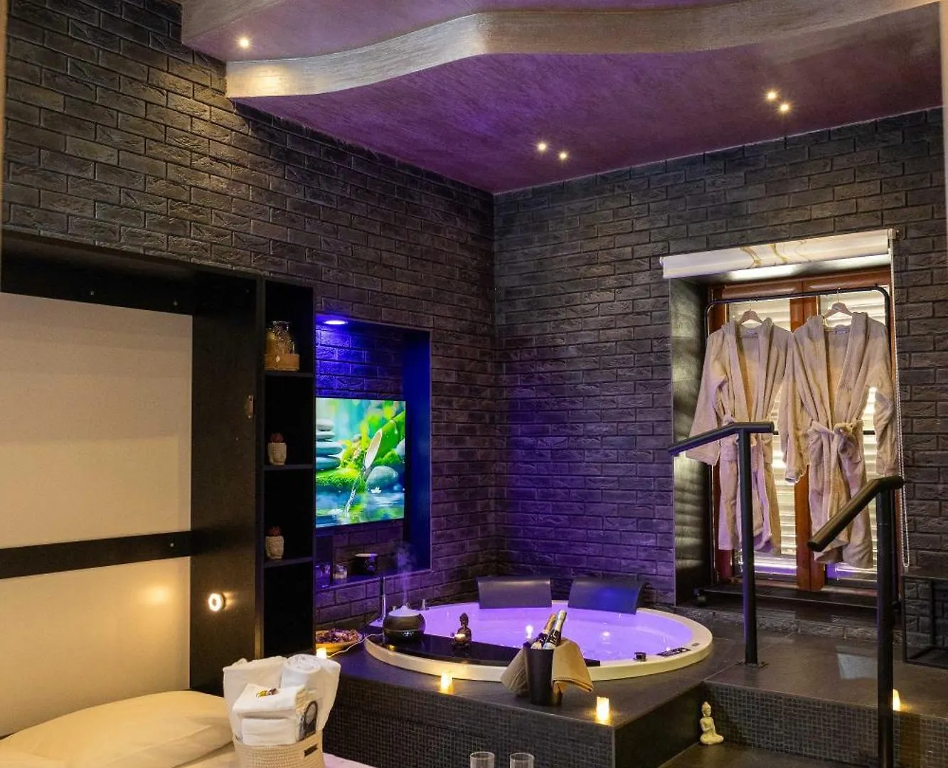 Lungomare Suite & Spa Naples Couette-café